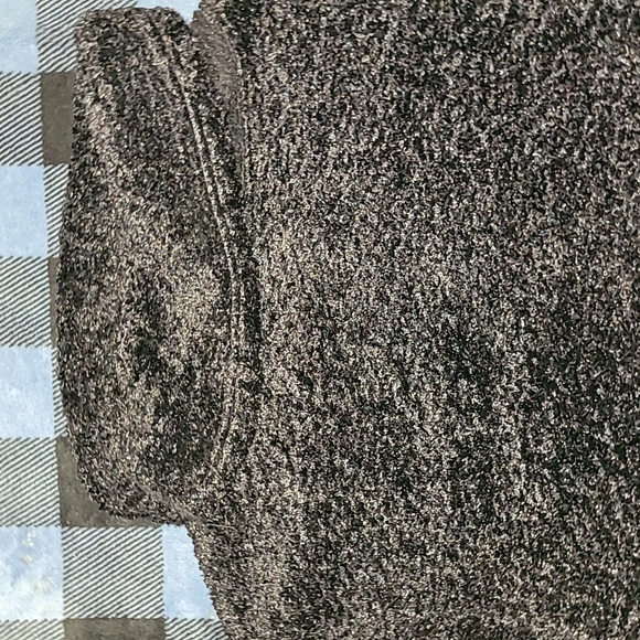 Vintage. Made in USA. Cabela's. Fuzzy Pullover T-neck. Women's size XL - Picture 13 of 13